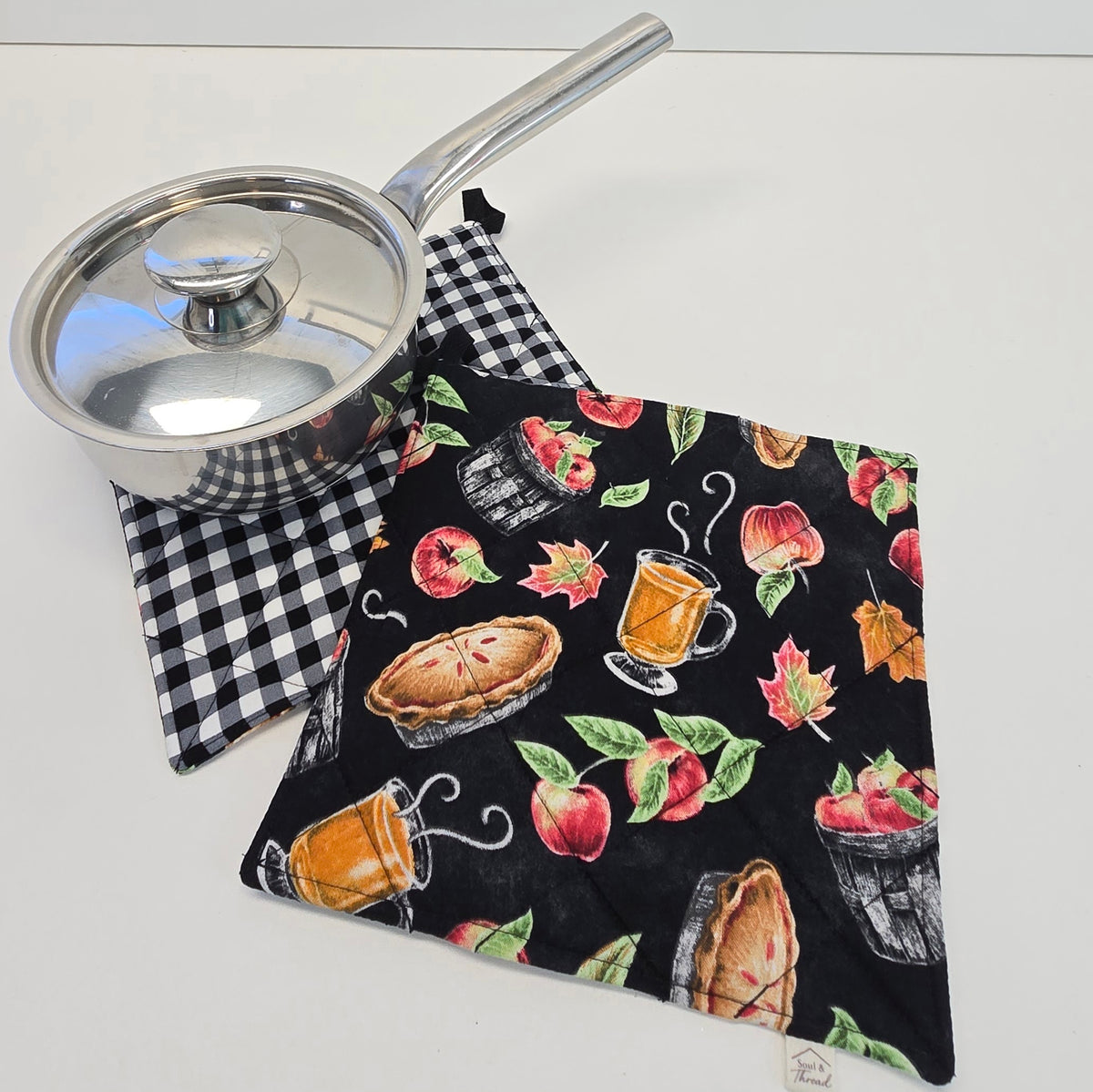 Reversible Hot Pad & Trivet – Orchard Harvest